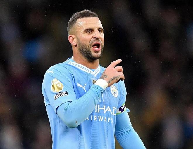 葡媒：C罗向欧国联冠军队友赠送定制手表，若塔的送给了其家人（葡媒：C罗赠欧国联冠军队友定制腕表，若塔将其送给家人）