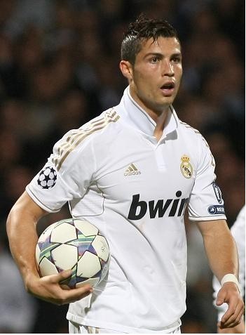 冯伯元谈离开河南：不想每场就上5分钟，那我踢球有什么意思（冯伯元谈告别河南：不愿每场只踢5分钟，觉得那样踢球没意义）