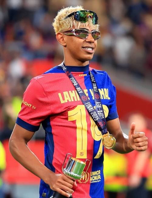 阿莫林：德利赫特、梅努无法出战纽卡；不可能完全取代B费（阿莫林：德利赫特、梅努缺席战纽卡；无人能完全接替B费）