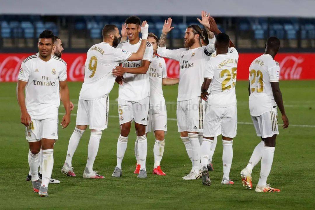 魔术主帅谈生病离场：我感觉头晕目眩，对阵绿军可以正常指挥