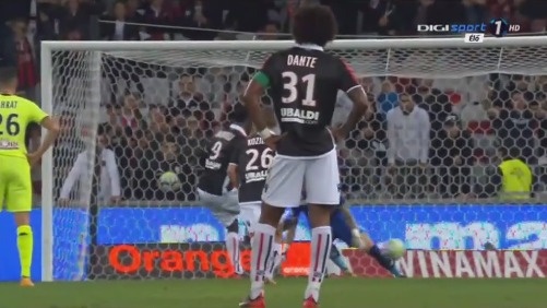 那不勒斯官方：强烈谴责阿莱格里多次辱骂我方工作人员的行为（那不勒斯官方通报：严正谴责阿莱格里屡次辱骂我方工作人员）