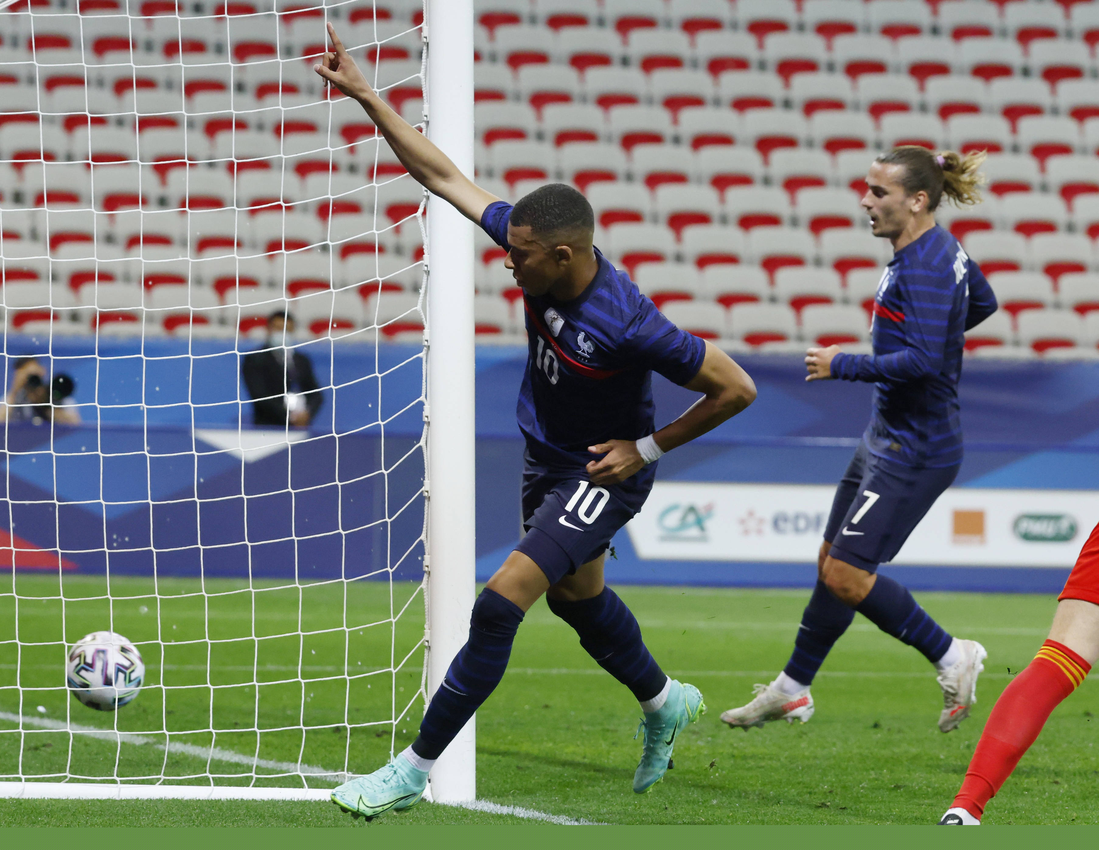 巴萨高管：市政府对诺坎普工程进展很满意，预计22日可以回归（巴萨高层：市府对诺坎普改造进度满意，球队预计22日重返主场）