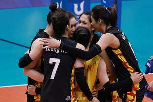 斯洛特：萨拉赫？我们应该谈论的是比赛的结果和场上球员（斯洛特：关于萨拉赫？更该讨论比赛结果和在场球员）