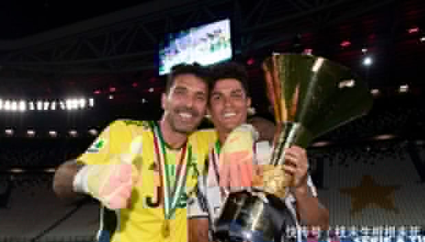 高效！约基奇16投11中砍下准三双，末节连中三分定乾坤（手感火热！约基奇16中11砍准三双，末节连飙三分锁定胜局）