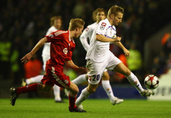 德甲战报：布兰特破门，拜尔失单刀后建功，多特2-0门兴（德甲：布兰特先开纪录，拜尔先失单刀后破门，多特2-0胜门兴）