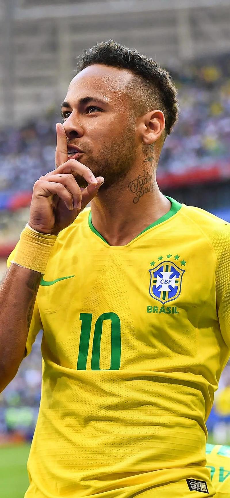 坐镇中场，指挥调度🪄让我们一起继续创造新的历史⭐（掌控中场，运筹帷幄🪄携手续写全新辉煌⭐）